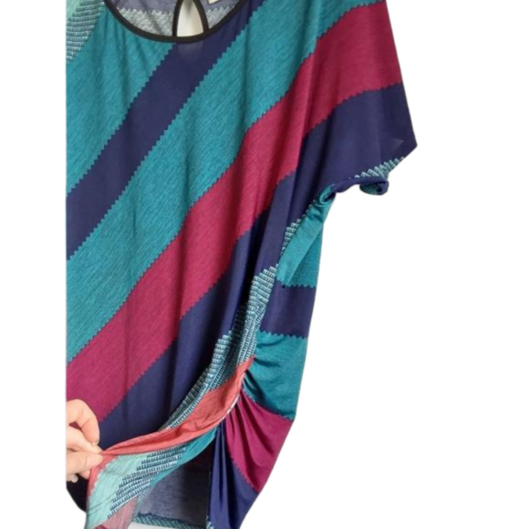 Lavish Colorful Blouse - Picture 4 of 9